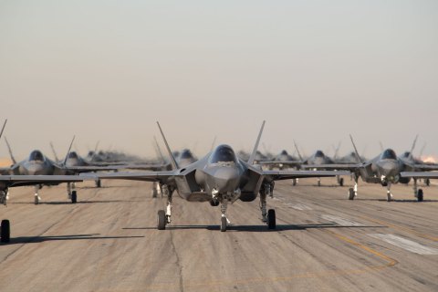 США нанесли удари по сходу Сирії у відповідь на обстріл американських об'єктів у Іраці