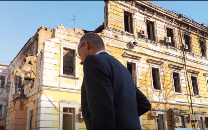 Зеленський показав Мерцу наслідки російського удару по Академії наук у Києві
