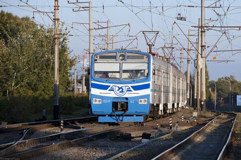 Зеленский поручил закупить электрички с кондиционером