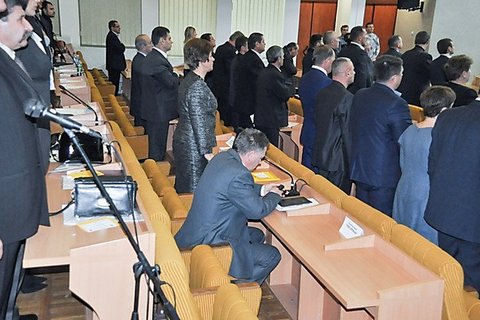 Николаевский депутат-коммунист отказался вставать под гимн Украины