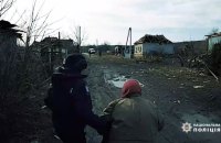 "Білий янгол" евакуював літню жінку з-під обстрілів на Сумщині