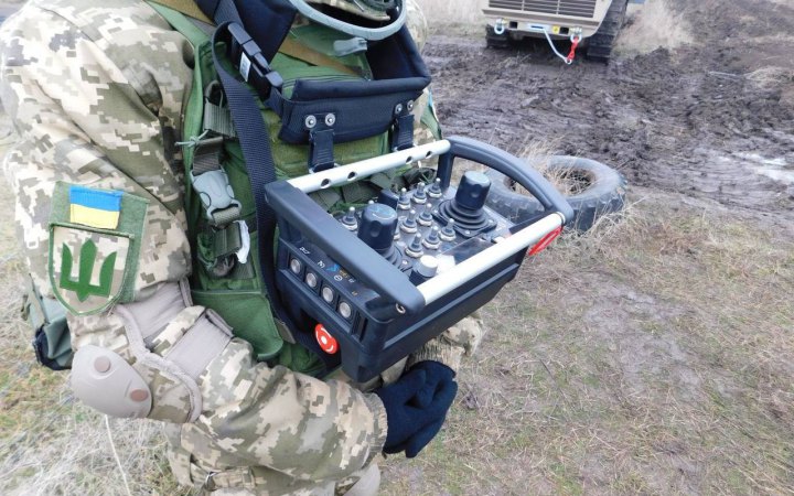 Кабмін схвалив запуск експериментального проєкту щодо сертифікації операторів протимінної діяльності