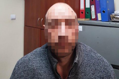 В Украину экстрадировали подозреваемого в растрате имущества ледовой арены "Авангард" 