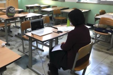 У Києві директорка школи приховувала своє зараження коронавірусом і контактувала з великою кількістю людей