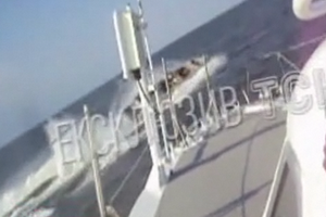 Обнародовано видео погони российского катера за украинскими моряками