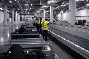 Иностранные лоукосты игнорируют требования о бесплатном провозе багажа