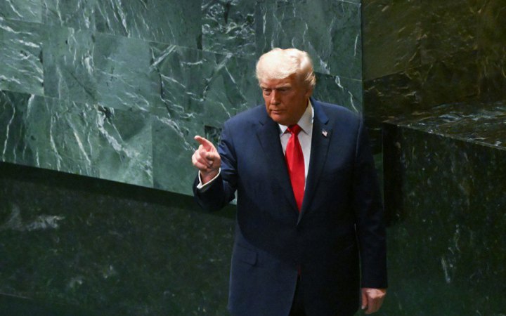 Трамп пригрозив зупинити міграцію із "третіх країн" до США 