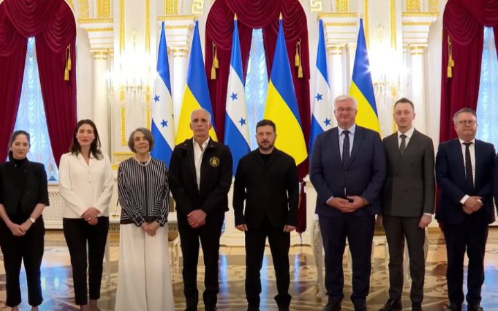 Зеленський обговорив із президентом Гондурасу співпрацю у сфері безпеки та цифровізації
