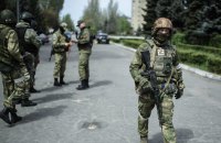 Росіяни обстріляли Херсон, поранено жінку