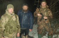 "Дайвінг по-закарпатськи": прикордонники витягнули із Тиси знесиленого ухилянта