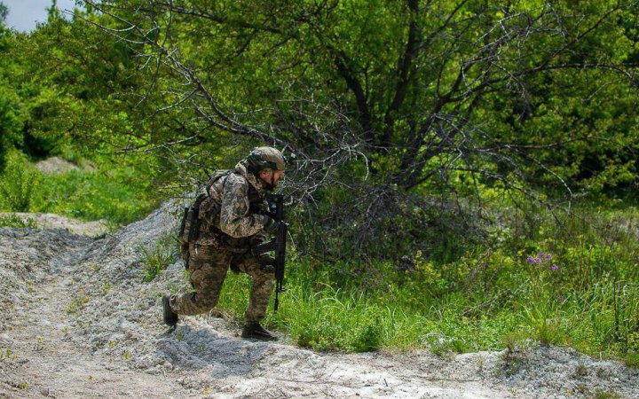 Доба на фронті: 119 зіткнень, штурми ворожої піхоти на Придніпровському напрямку та авіація на Харківському