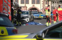 В Німеччині авто в'їхало в натовп пішоходів: є загиблі та поранені