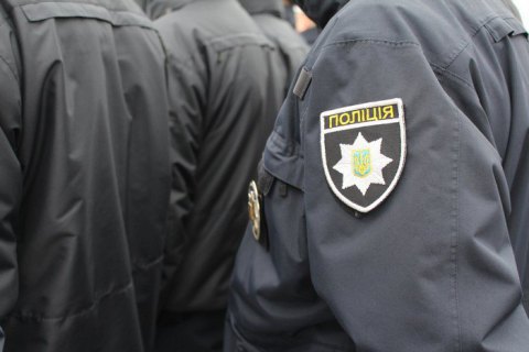 В Киеве нетрезвый водитель сыграл патрульным на баяне