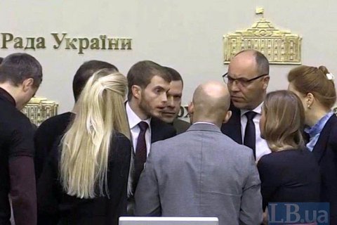 Депутаты ВР блокировали заседание согласительного совета, требуя создания ВСК по делу Гандзюк
