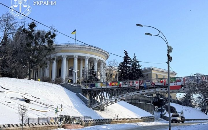 Прокуратура через суд вимагає повернути державі будівлю Жовтневого палацу в Києві
