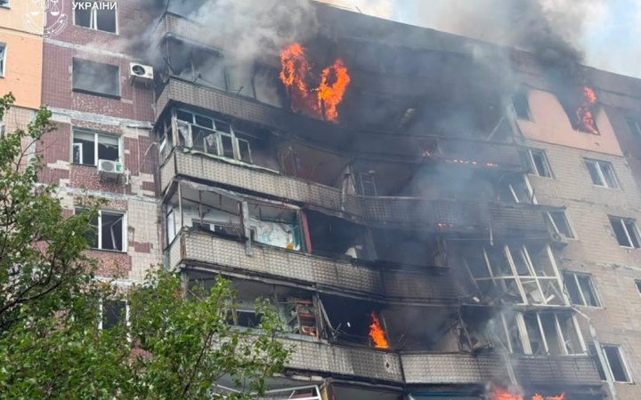 Головне за п’ятницю, 31 липня: понад 200 бойових зіткнень, вибух на полігоні на Хмельниччині, удар по «Новій пошті» у Полтаві 