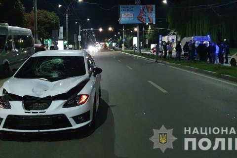 У Чернівцях Seat на переході збив 15-річну дівчинку, вона померла у "швидкій"