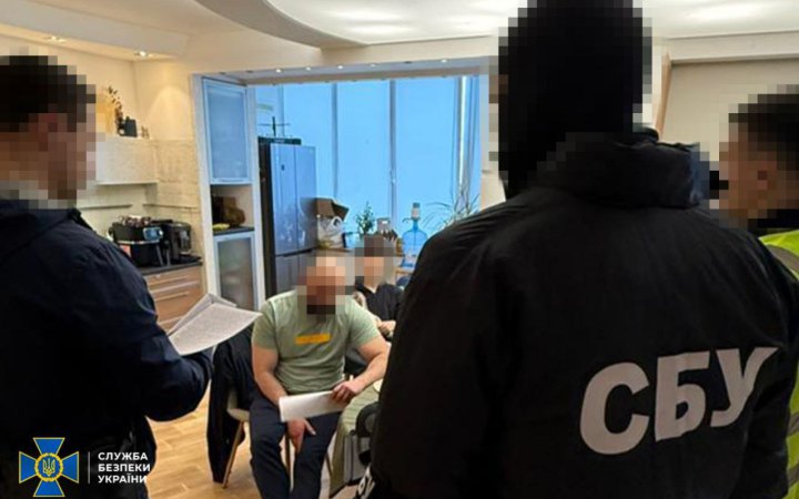 У Києві СБУ та Нацпол викрили масштабну схему підробки документів для легалізації іноземців у ЄС