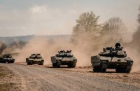 Українські військові закінчили навчання у Швеції на БМП CV90