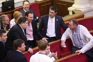Регламент не запрещает ходить в Раду в вышиванках 