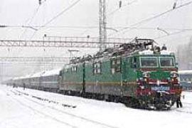 Укрзализныца: движение поездов не прекращается, но они прибывают с задержками