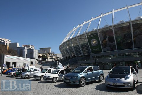 Насалик и Омелян будут стимулировать украинцев пересаживаться на электромобили
