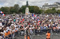 Более 161 тыс. противников "ковидных сертификатов" вышли на акции протеста во Франции