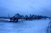 Порошенко передал армии более 150 единиц вооружения (обновлено)
