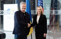 Порошенко провів зустріч з Надзвичайним і Повноважним Послом США в Україні Бріджит Брінк