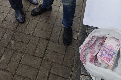 В Волынской области поймали следователя полиции на крупной взятке