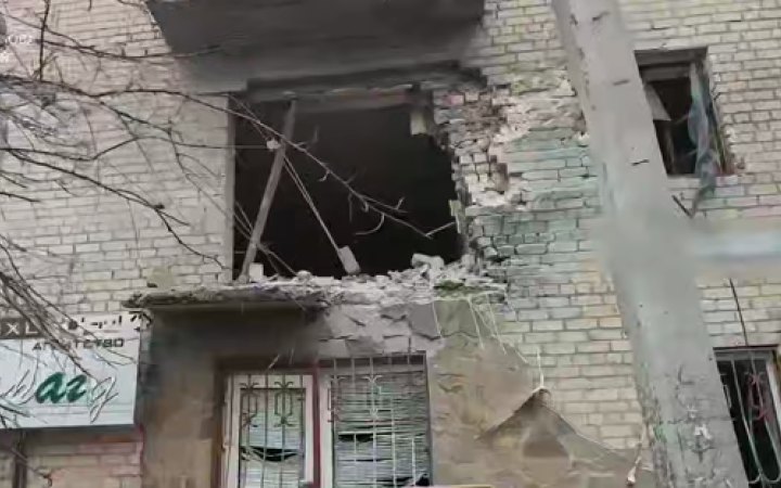 Росіяни атакували Херсон: поранено цивільного