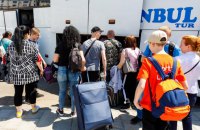 На реабілітацію до Туреччини відправили з Харківщини 55 дітей із батьками