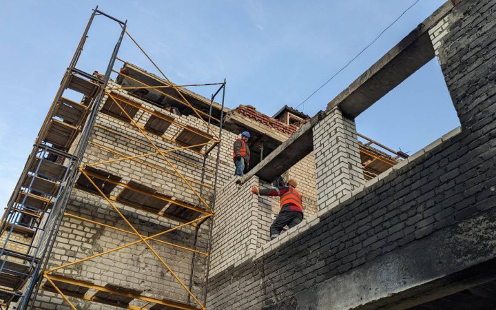 У деокупованій Балаклії на Харківщині відбудовують центральну лікарню