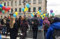 В Санкт-Петербурге прошла акция против войны в Украине, на нее вышли 30 человек, троих задержали