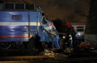В Москве электричка столкнулась с пассажирским поездом