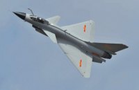 В Китае истребитель упал на здание фабрики