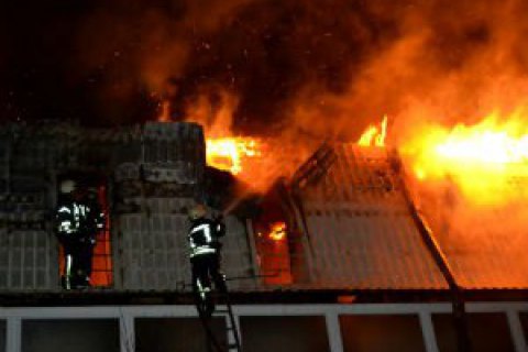 В Одессе во время пожара в новостройке сгорело 10 квартир