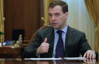 Медведев усомнился в грамотности вкладчиков МММ