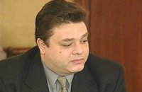 Внука Брежнева лишили прав за выезд на "встречку"