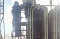 В Донецкой области восстановили электроснабжение и подачу воды пораженной снарядом насосной станции