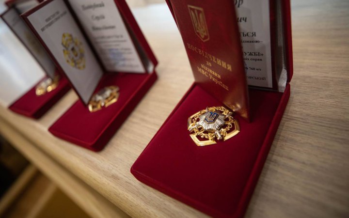 Поліцейських, котрі збили безпілотник у Києві, нагородили