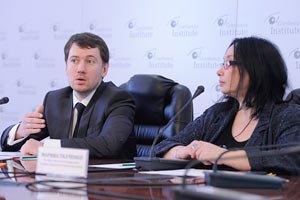 Депутаты боятся не попасть в партийные списки, - опрос