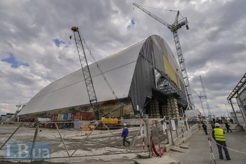 Новый саркофаг надвинут на четвертый энергоблок ЧАЭС 29 ноября