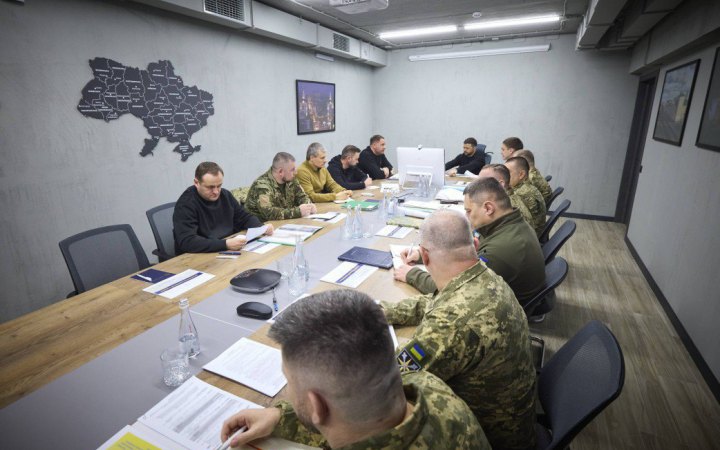 Зеленський провів засідання Ставки у Запоріжжі