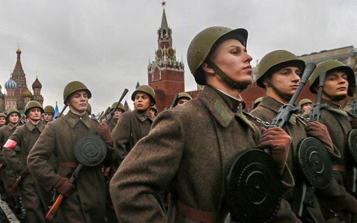Від «пабєди» до «пабєдабєсія»: як 9 травня стало головною датою радянського культу