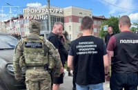 На Харківщині експрацівника ТЦК підозрюють в організації незаконного виїзду за кордон за 25 тисяч доларів