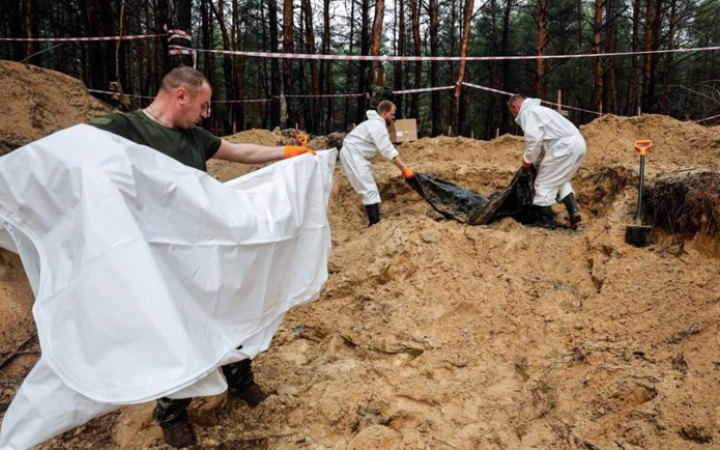 Під Ізюмом ексгумовано ще 52 тіла загиблих, – Єнін