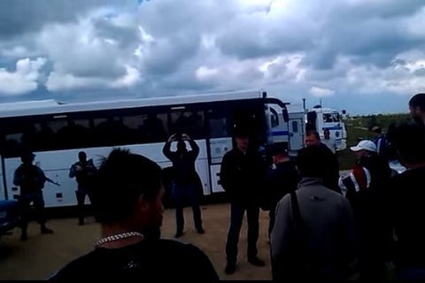 Крымские силовики попытались задержать в мечети более 100 мусульман
