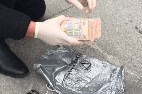 СБУ поймала на взятке 540 тыс. гривен двух подполковников полиции в Днепре 