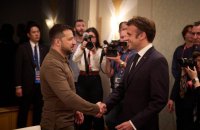 Зеленський і Макрон домовилися розробити рамкові умови для початку підготовки українських пілотів бойових літаків